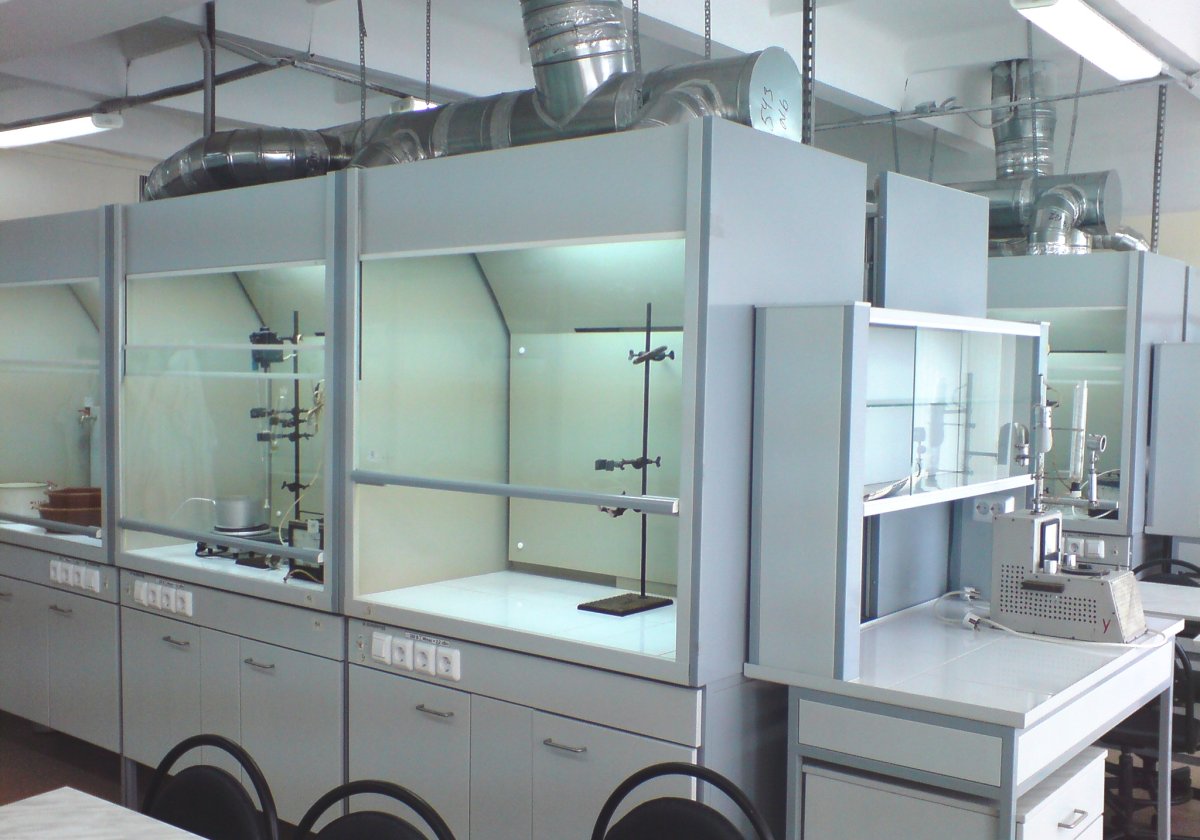 Шкаф вытяжной химический ШВEN-к1600к