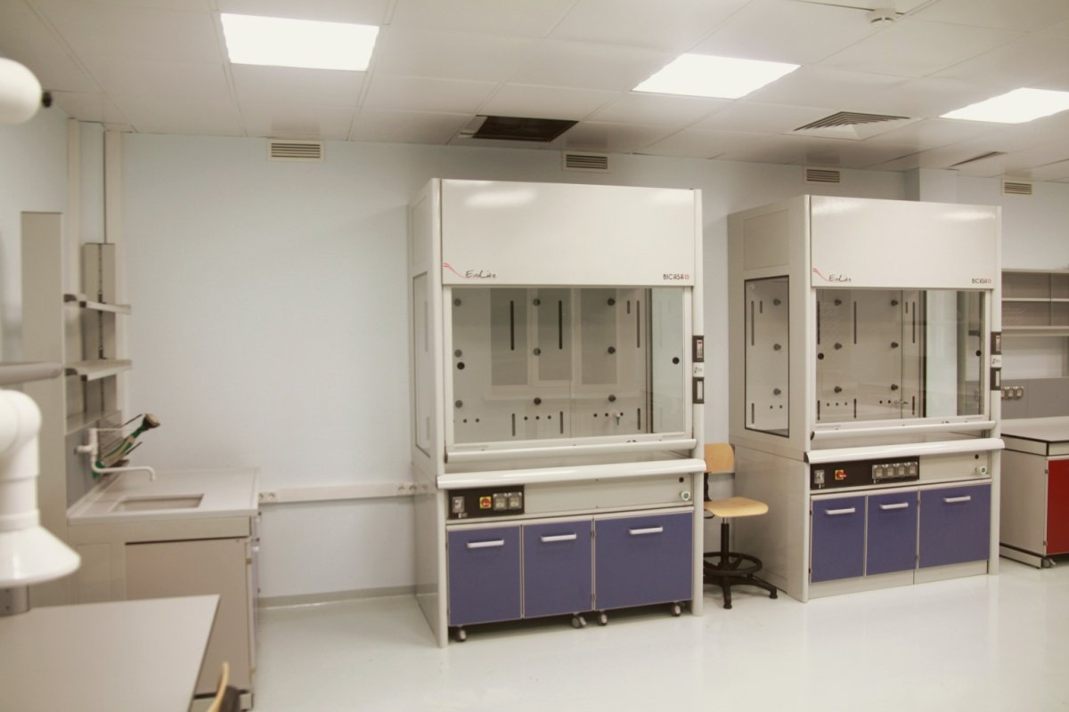 Шкаф вытяжной медицинский МО 2