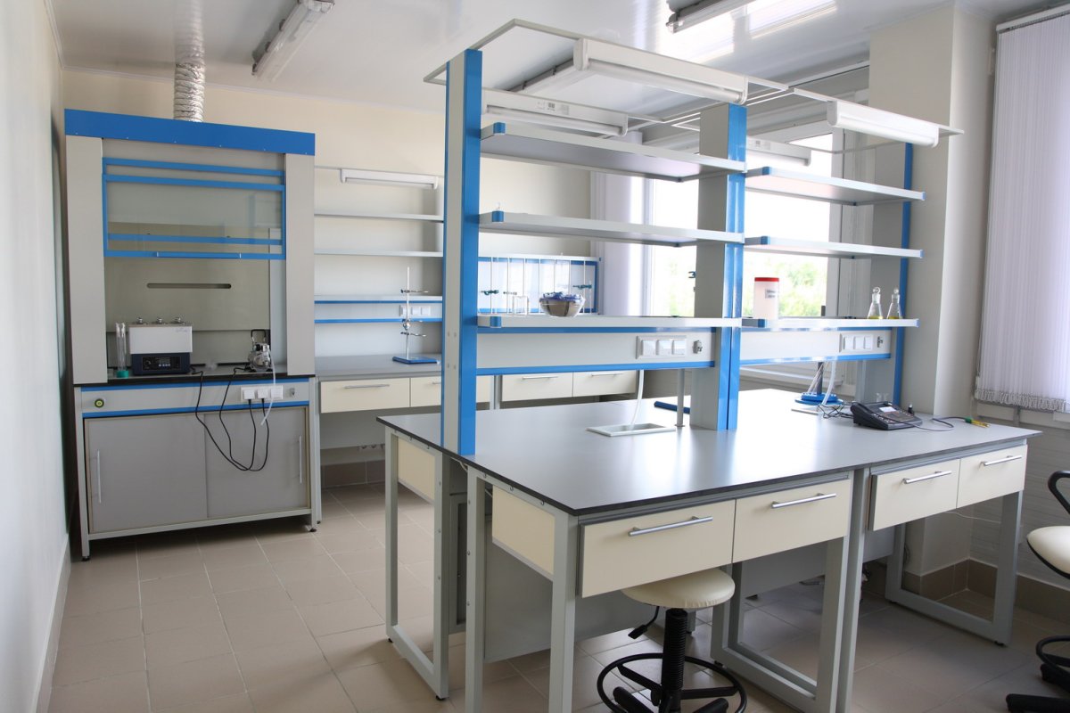 Лаб-Pro СП 90.60.75 стол передвижной столешница Trespa