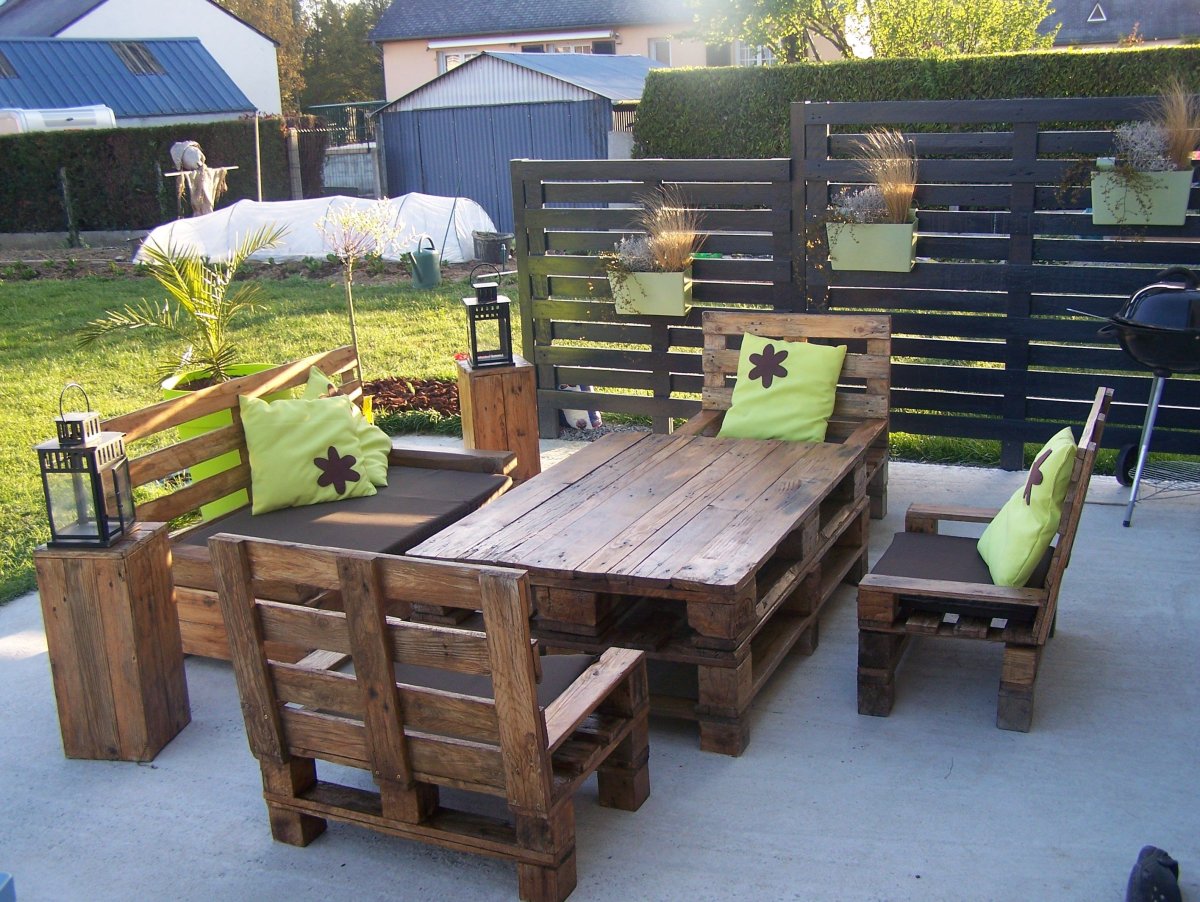 Мебель из поддонов на веранду