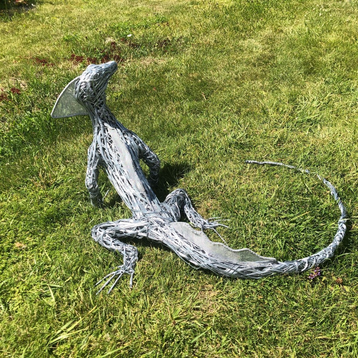 Фигуры из проволоки для сада