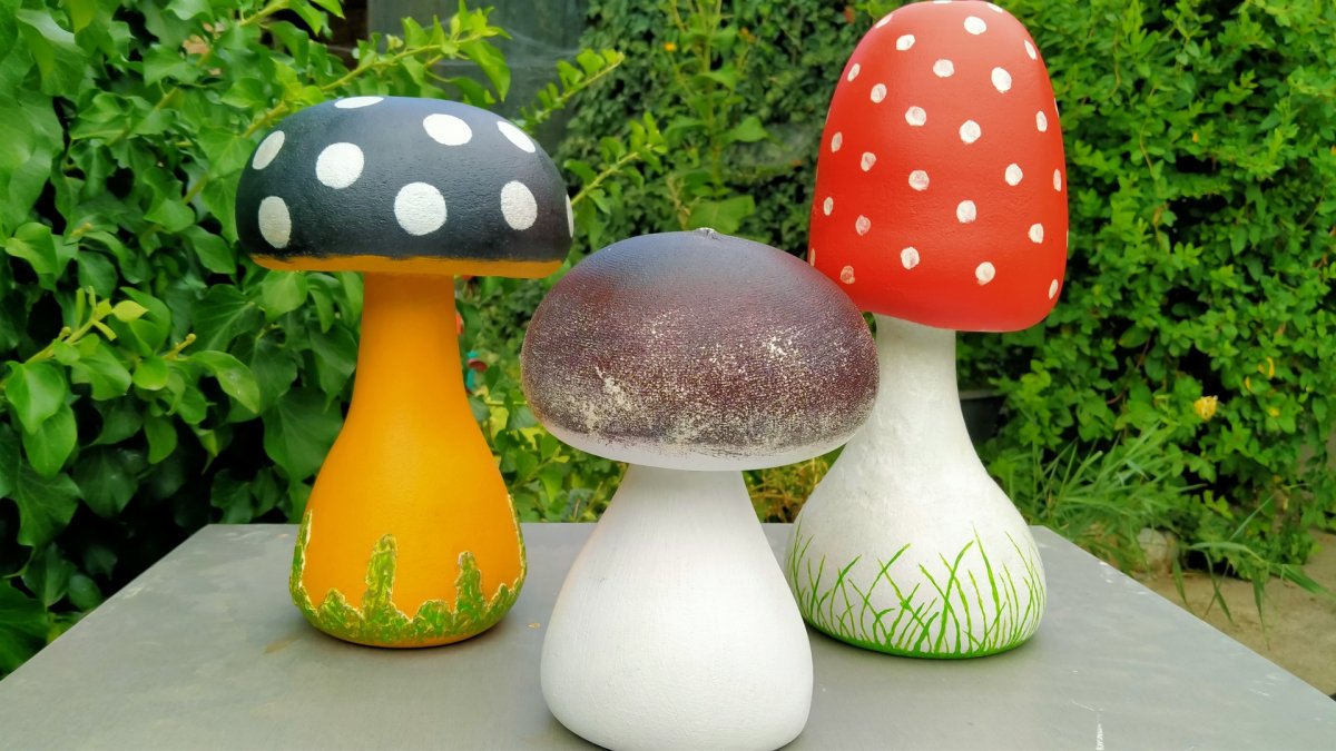 Грибочки из цемента для дачи