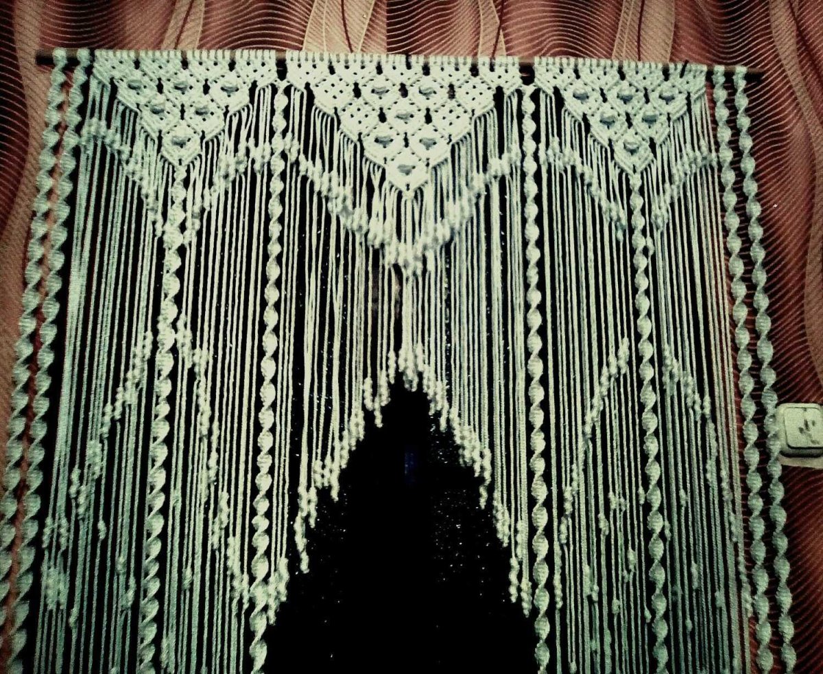 Плетеные шторы на дверь