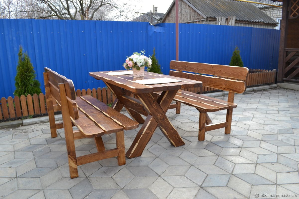 Стол для дачи