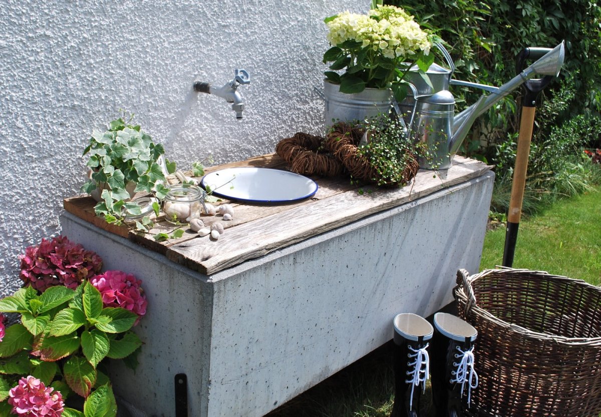 Уличный умывальник