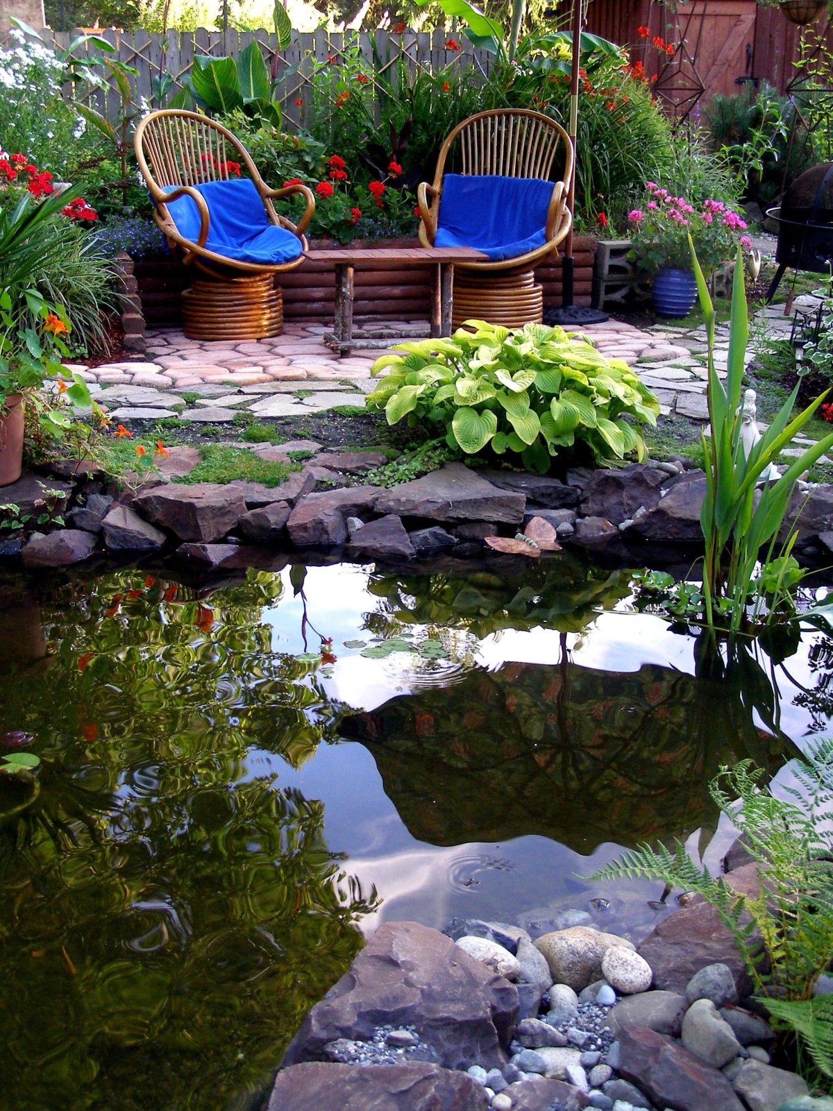 Декоративный прудик