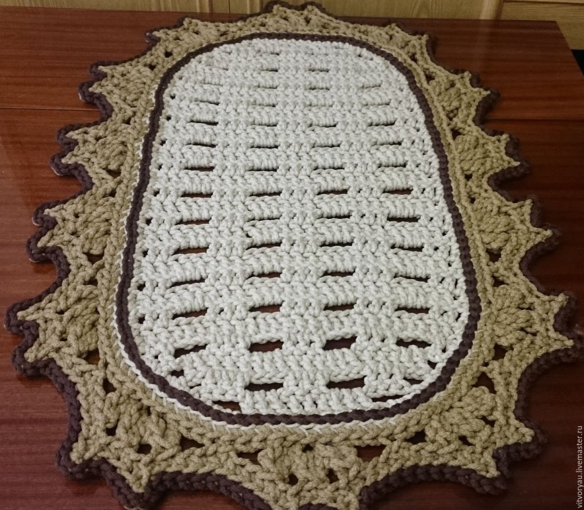 Коврик для ванной крючком