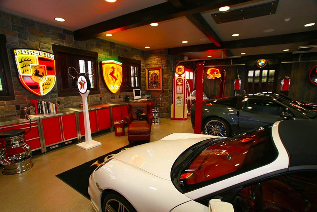 Необычный интерьер гаража
