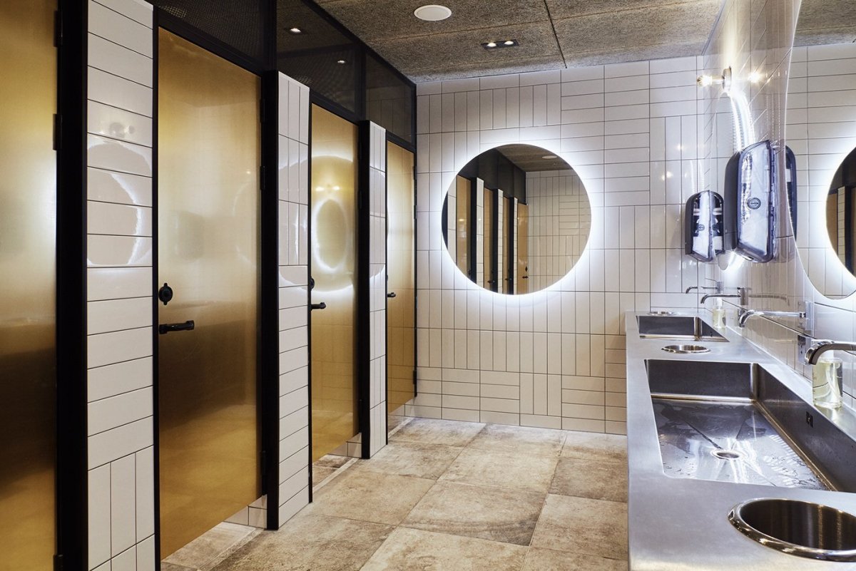 Санузел общественный стильный