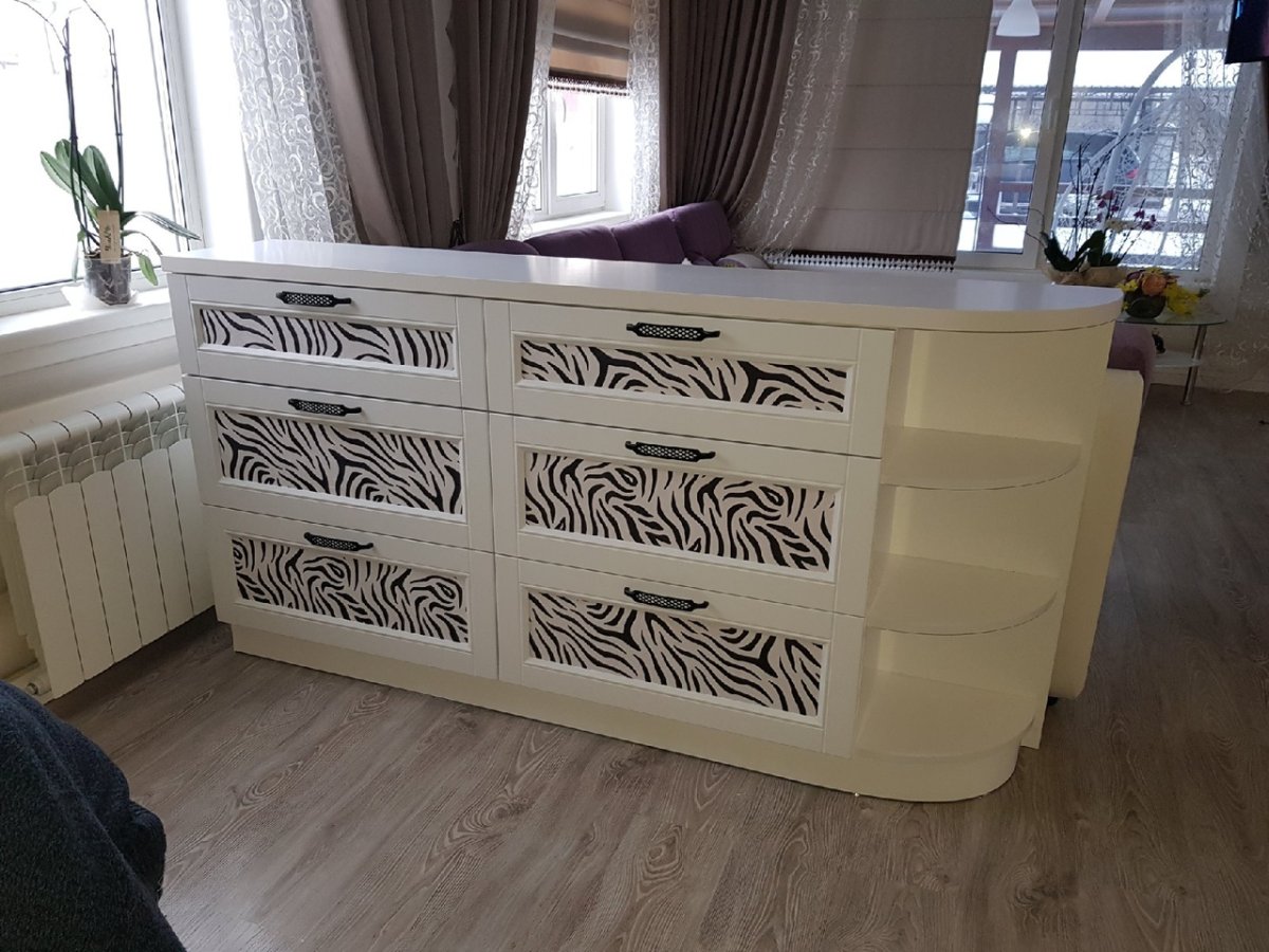 Комод с фрезерованными фасадами