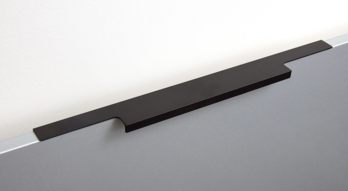 Мебельная ручка ray rt109bl.1/000/900