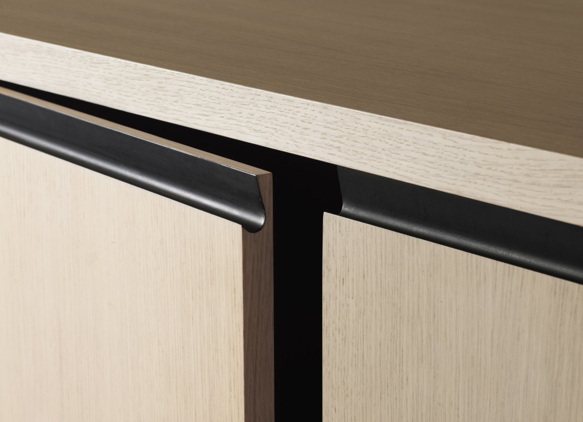 Профиль-ручка врезная для фасада 16 мм