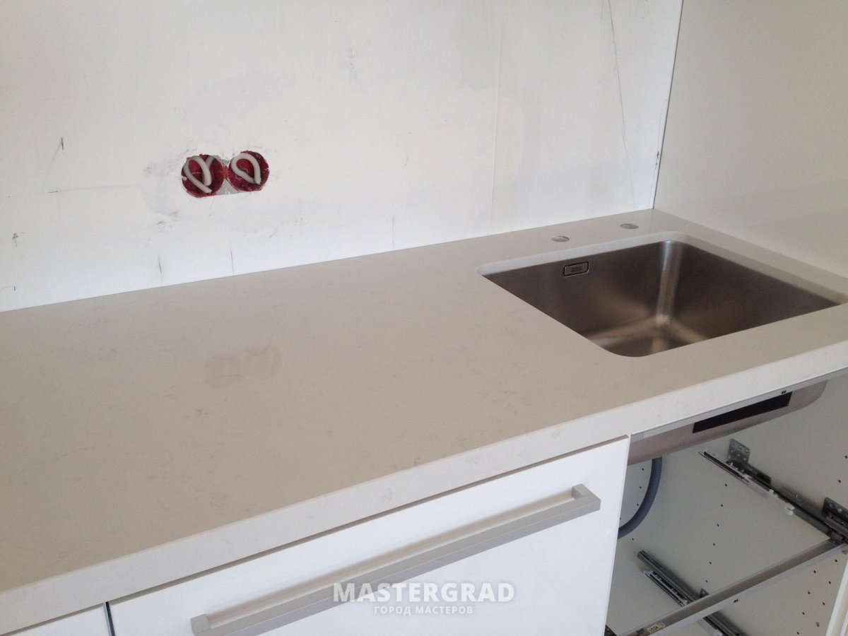 Столешница без выступа над фасадом