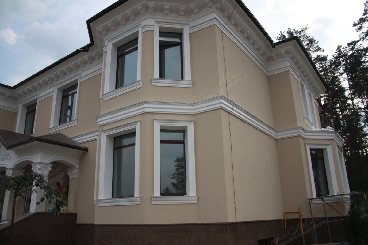 Отделка фасада лепниной