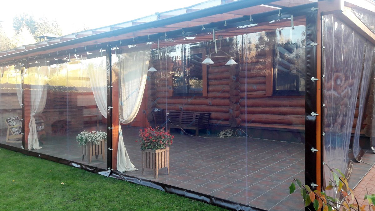 Прозрачные шторы для беседок