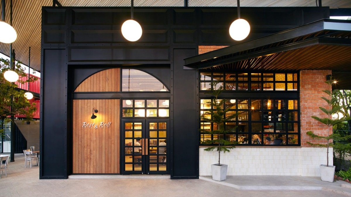 Входная группа ресторана