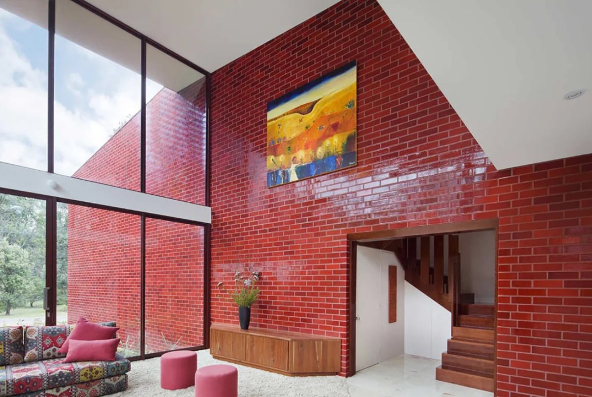 Отделка кирпичного дома