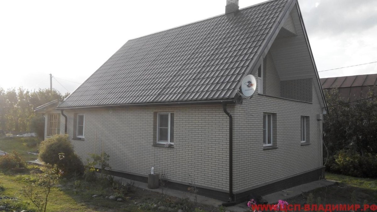 Обшить дом гладким шифером