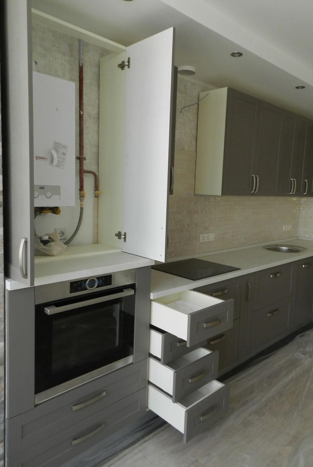 Угловая кухня с котлом