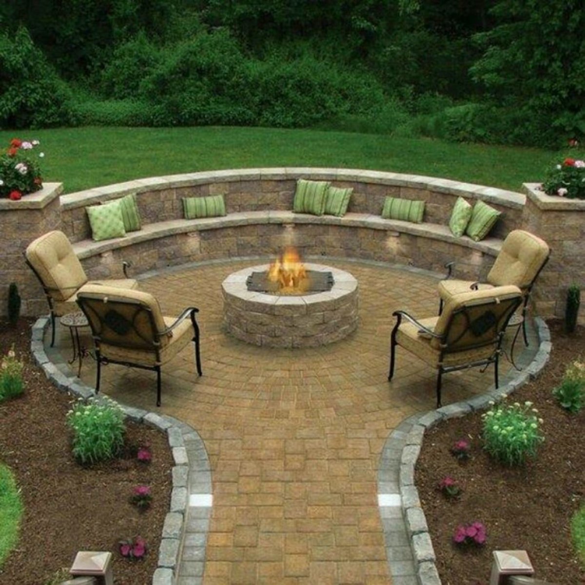 Обустройство двора частного дома