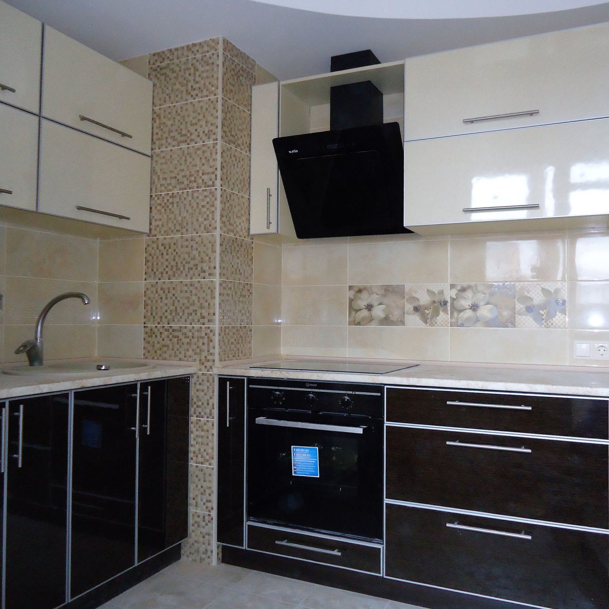 Кухни из пластика в алюминиевой рамке