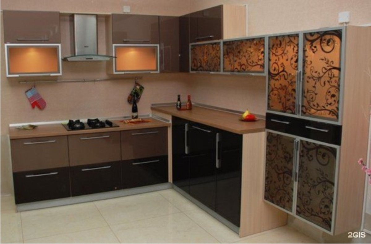 Фасады со стеклом для кухни