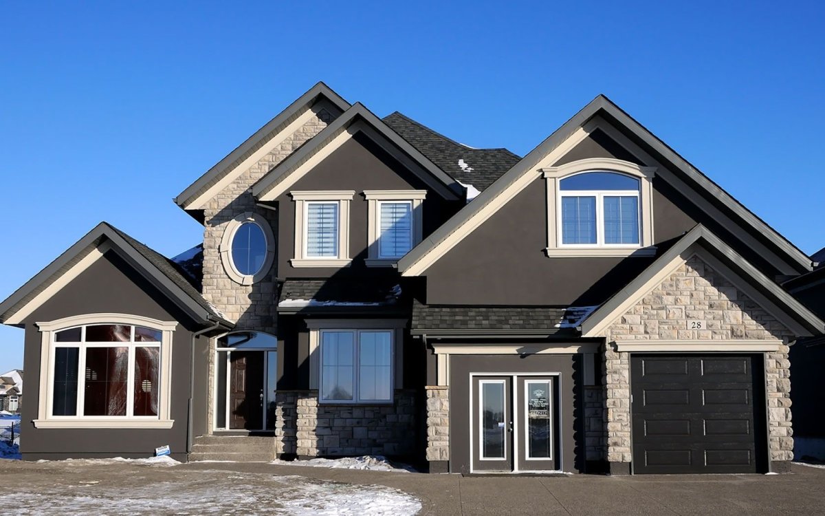 Коричневый дом