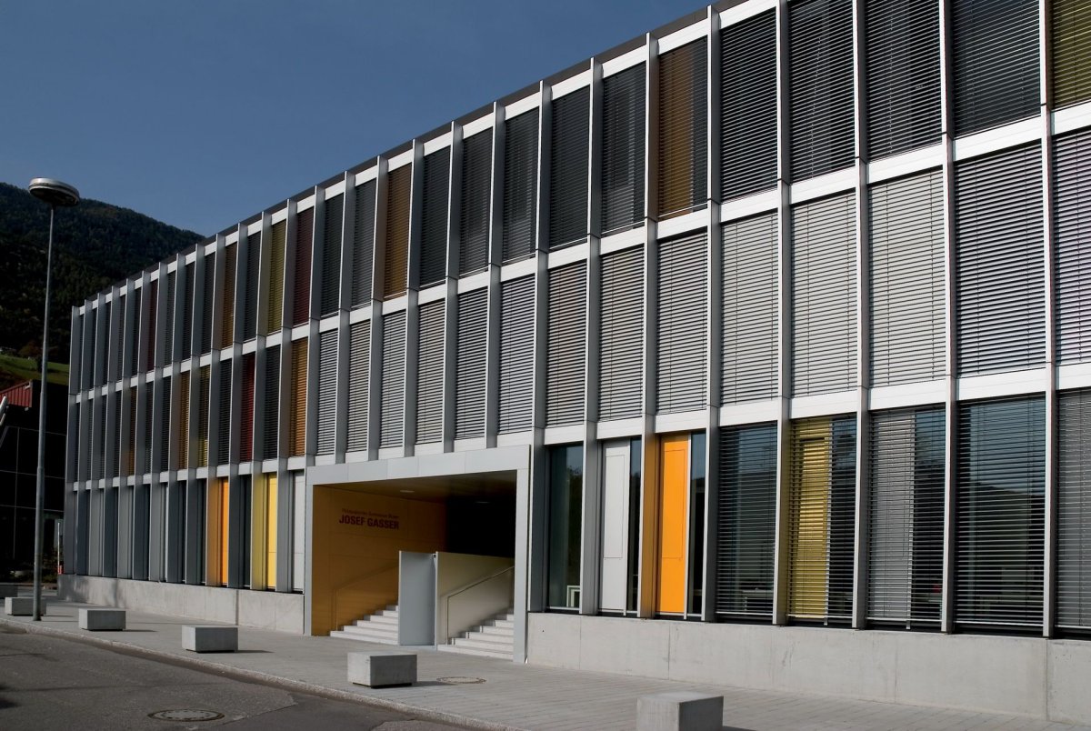 Хантер Даглас фасад