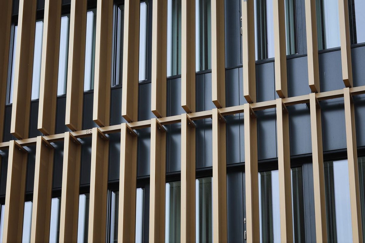 Деревянные ламели на фасаде