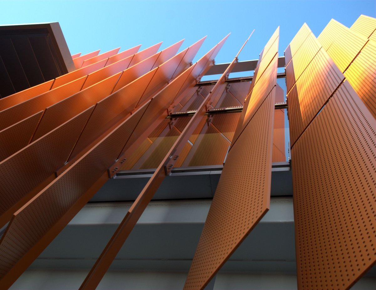 Вертикальные ламели на фасаде