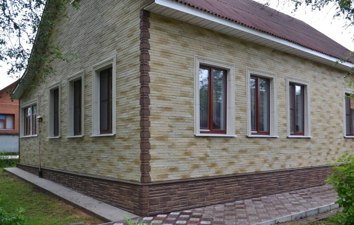 Отделка дома фасадными панелями
