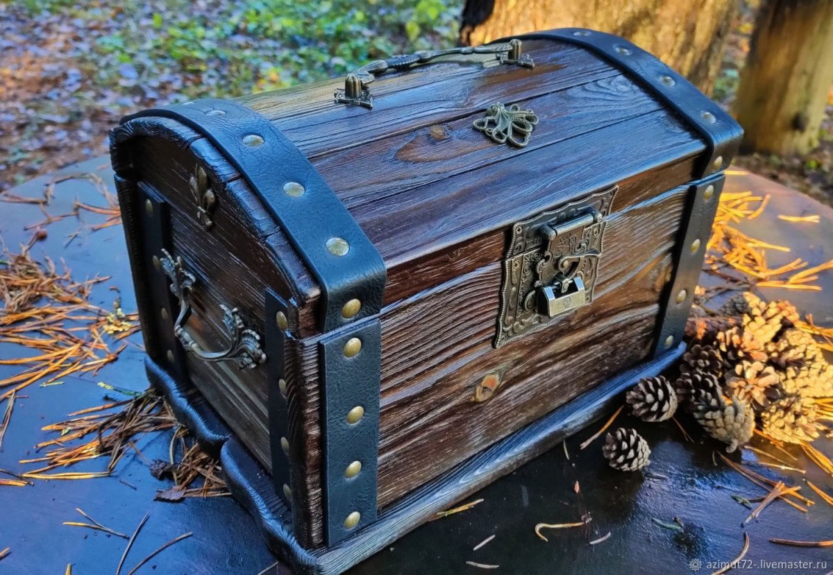 Ларец деревянный