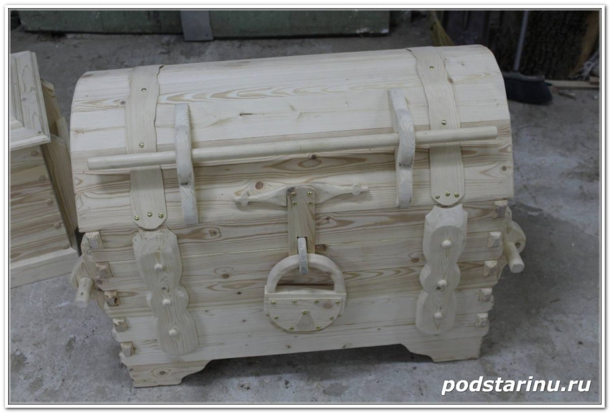 Сундук деревянный под старину