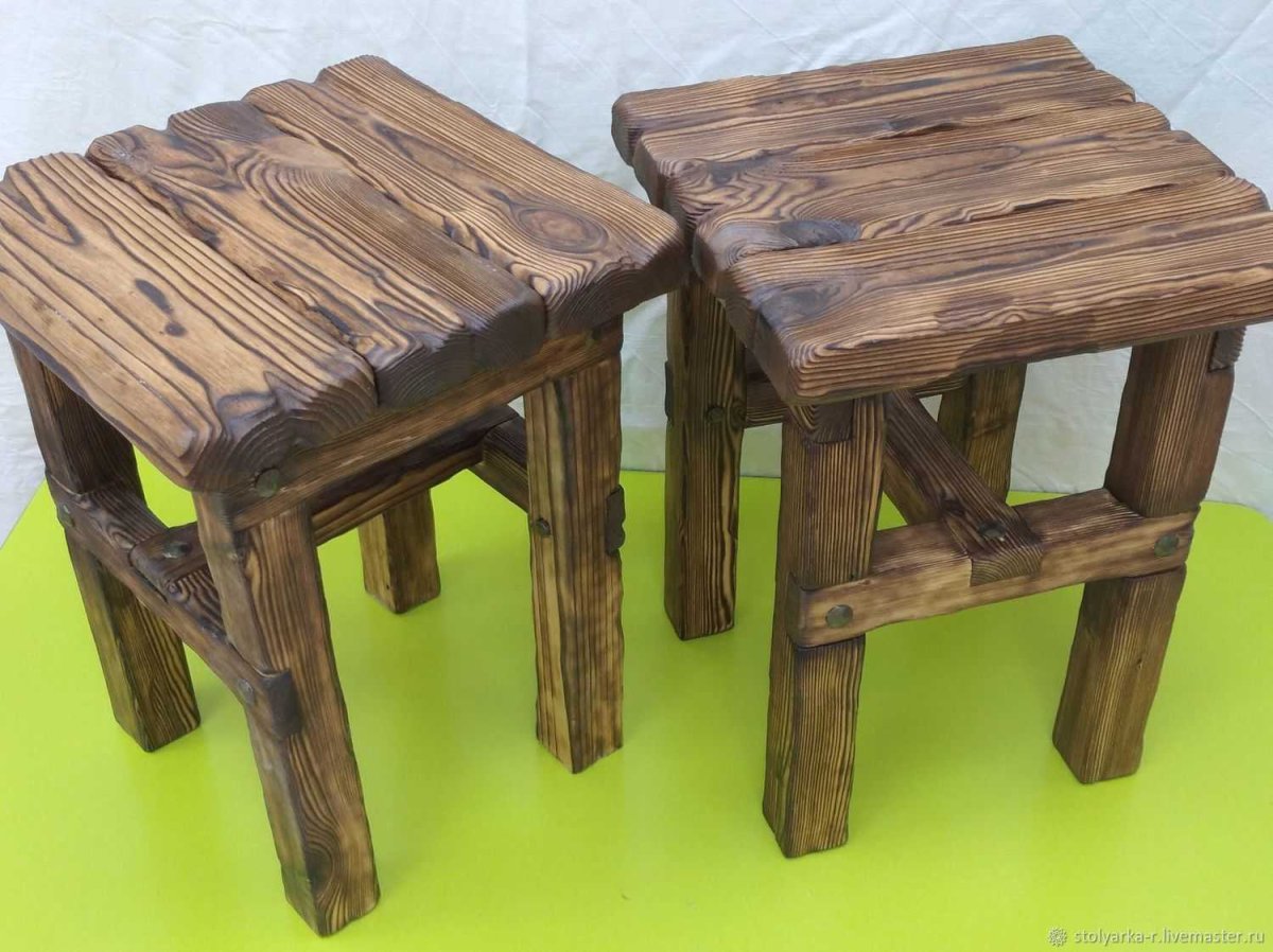 Табуретка деревянная