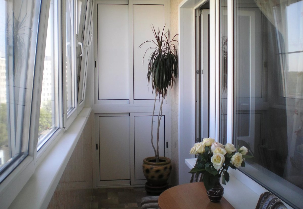 Красивая отделка балкона