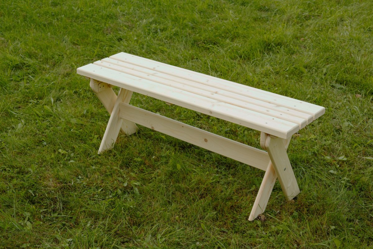 Скамейка из дерева