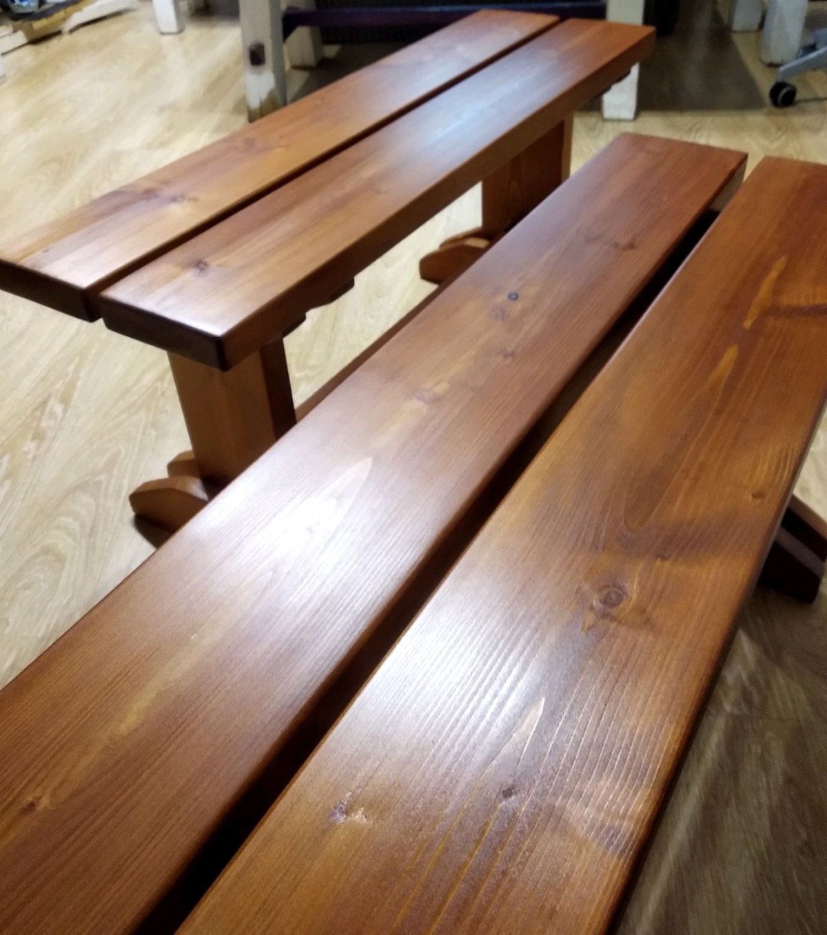 Лавочка деревянная