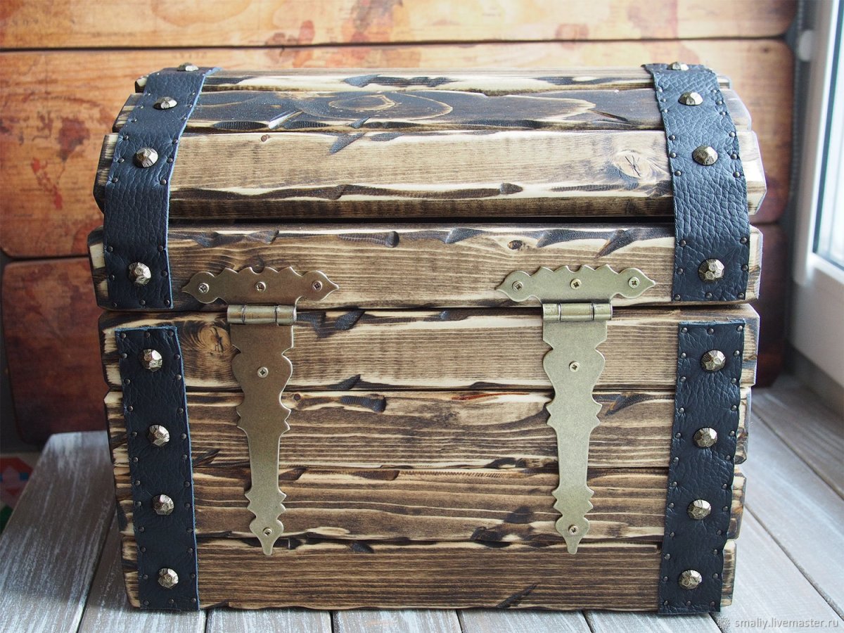 Сундучок из дерева