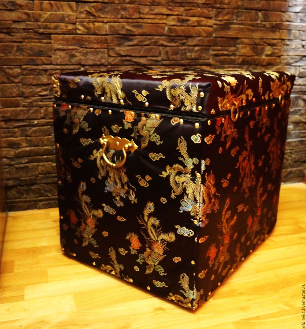 Декорирование старого сундука