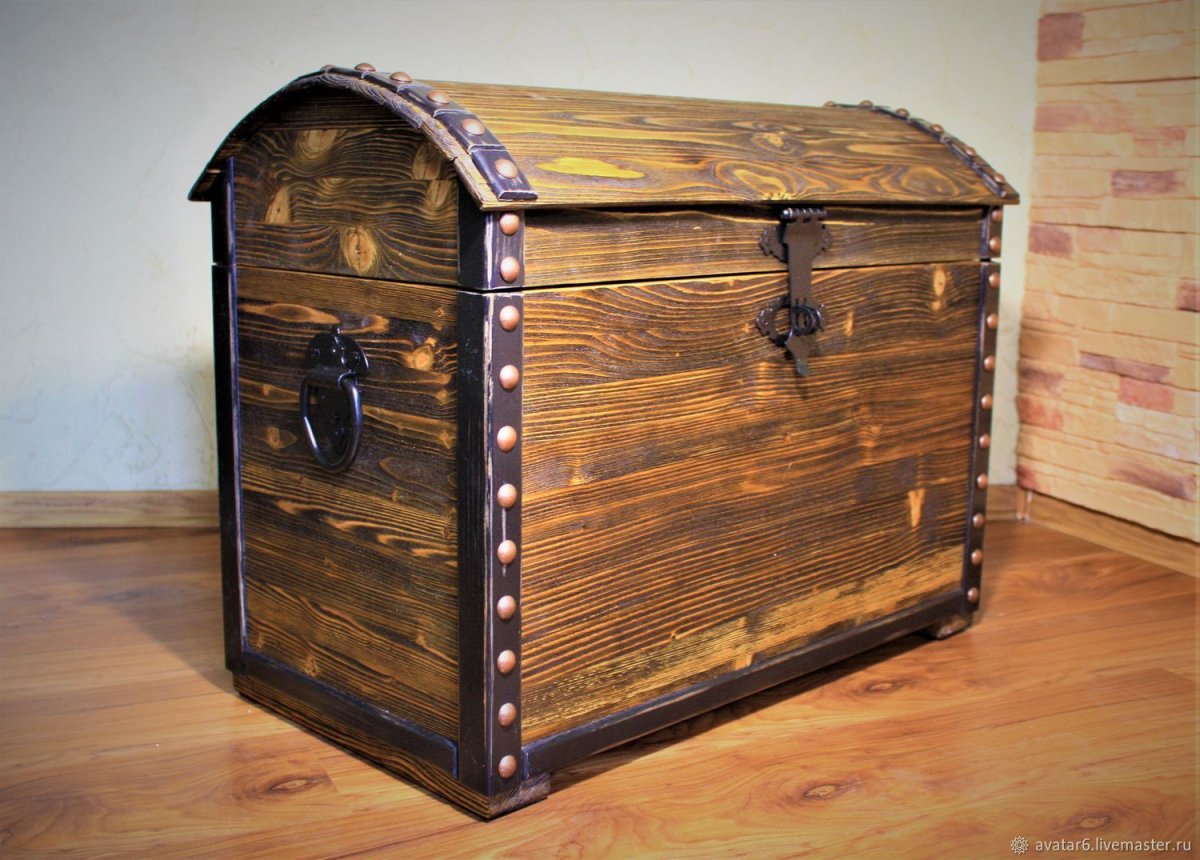 Старинный пиратский сундук