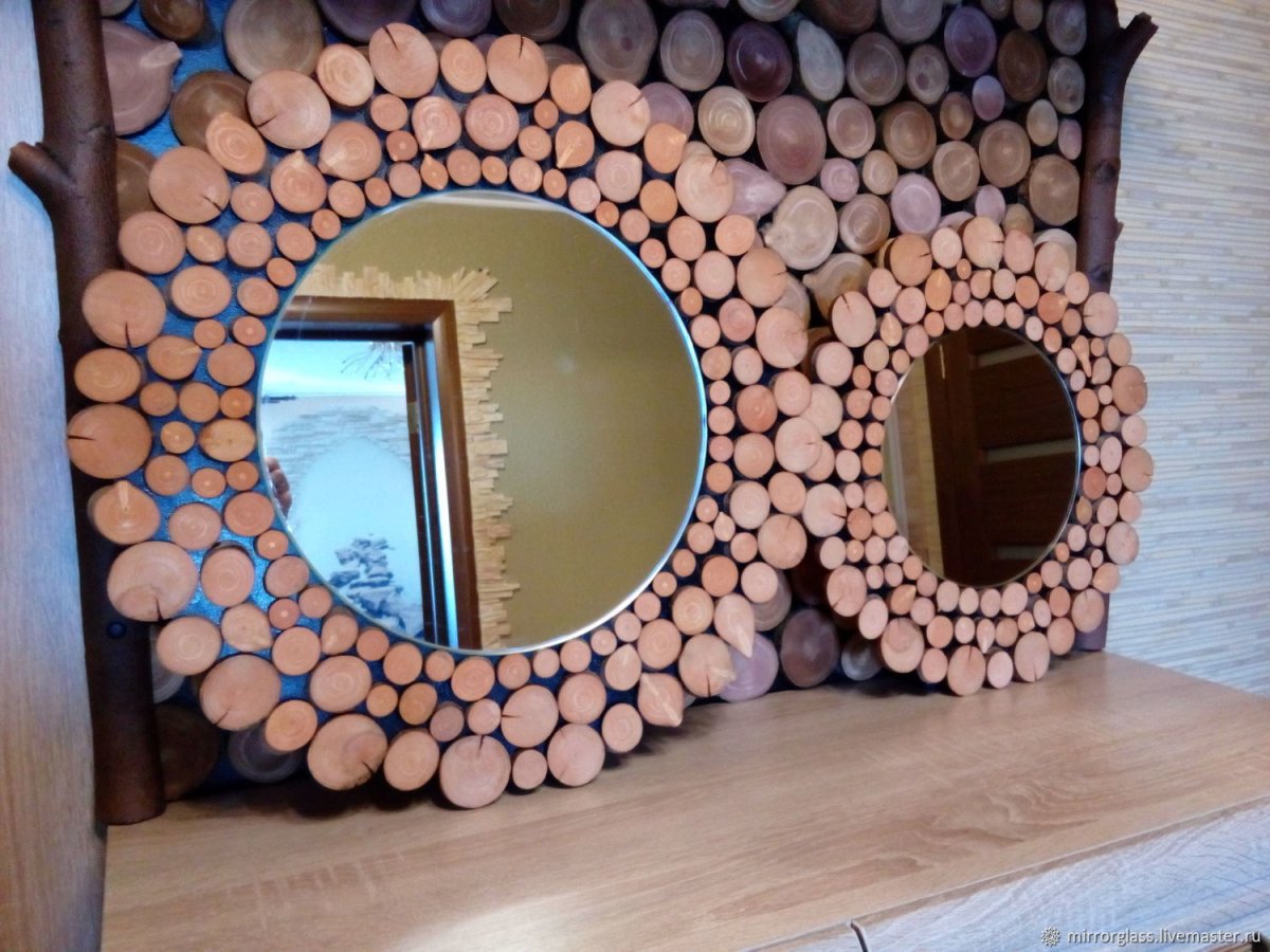 Зеркало из спилов дерева