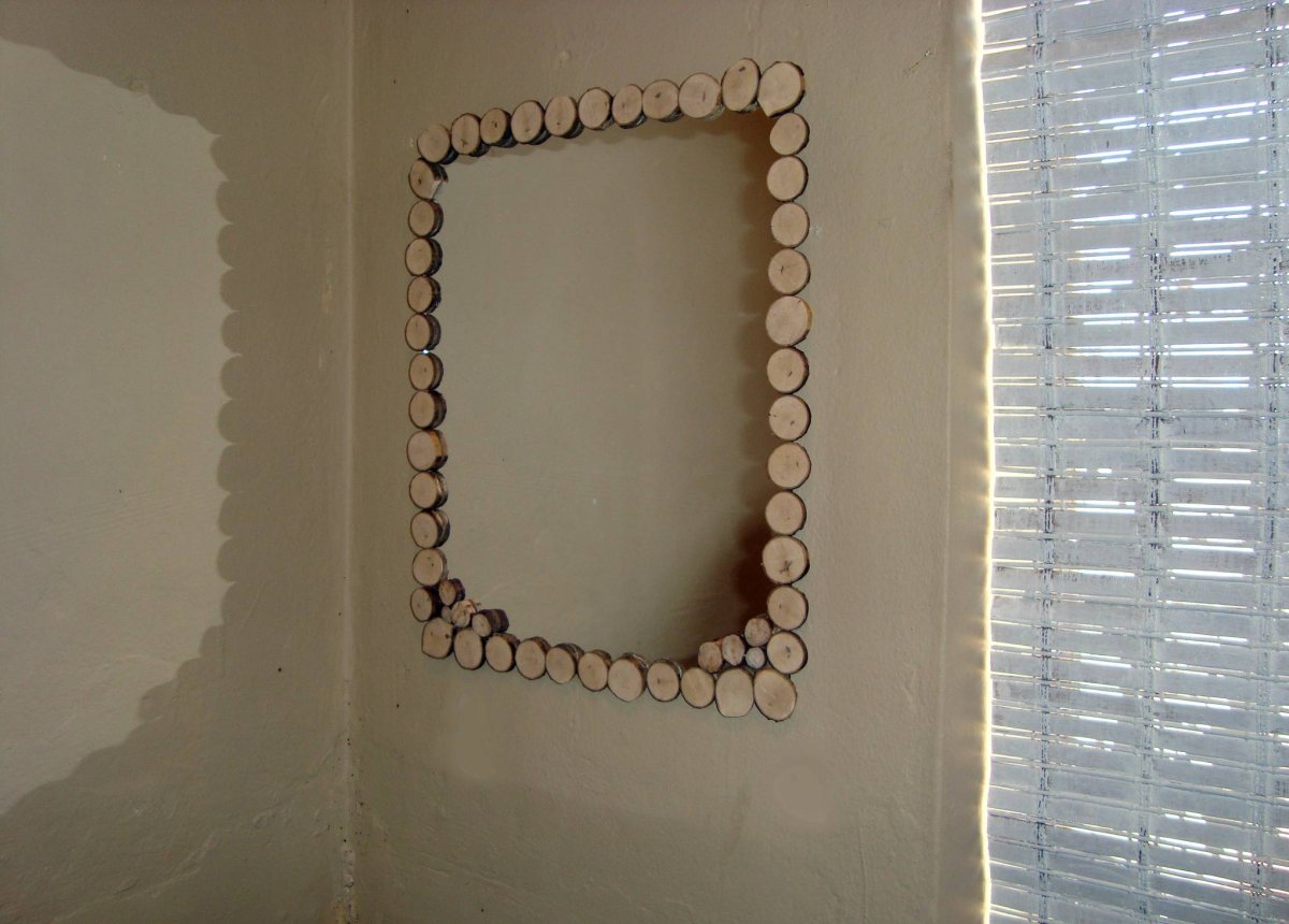 Декор деревянной рамы для зеркала