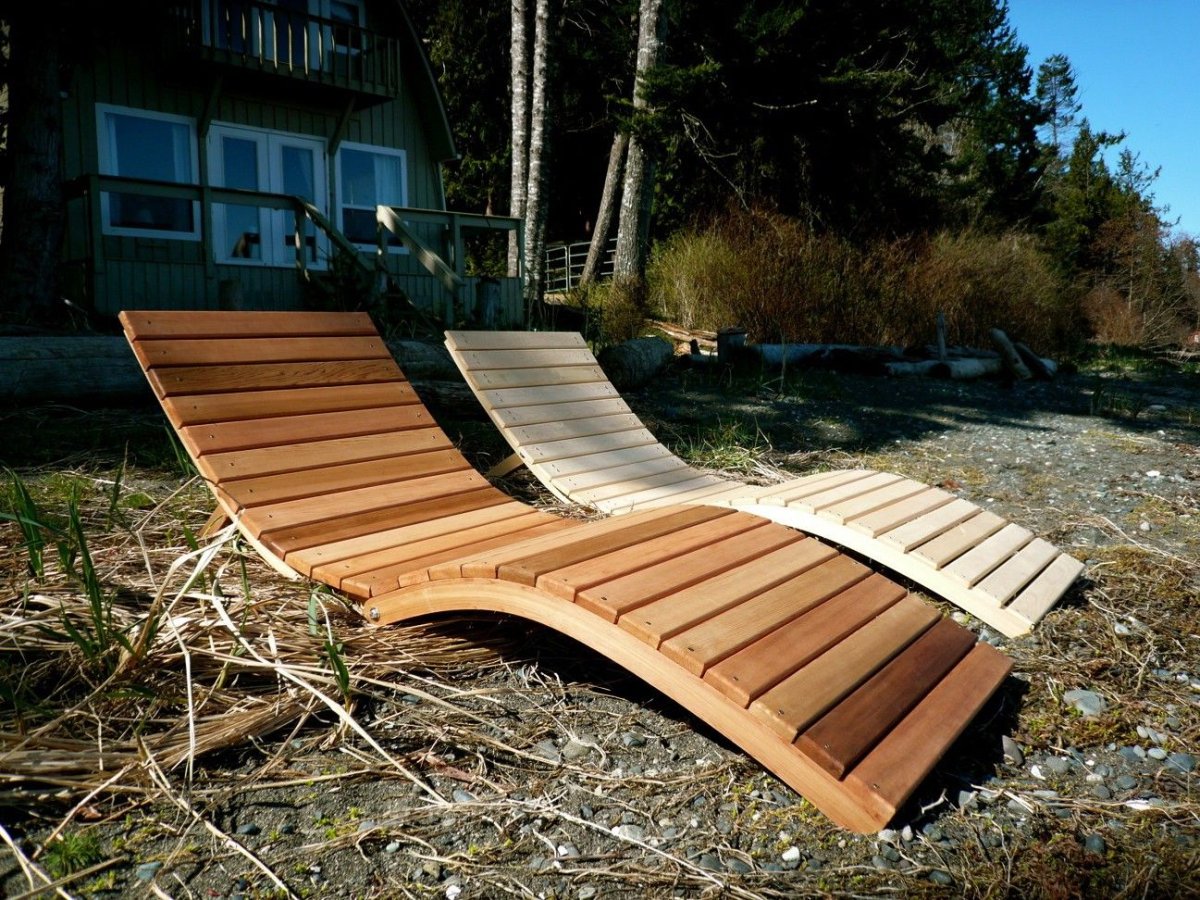 Шезлонг для дачи из дерева