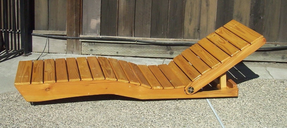 Шезлонг из дерева
