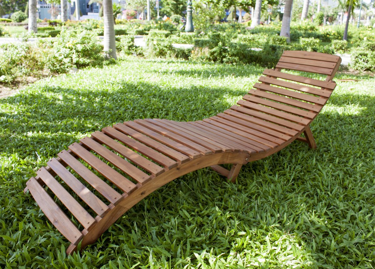 Деревянные лежаки для дачи