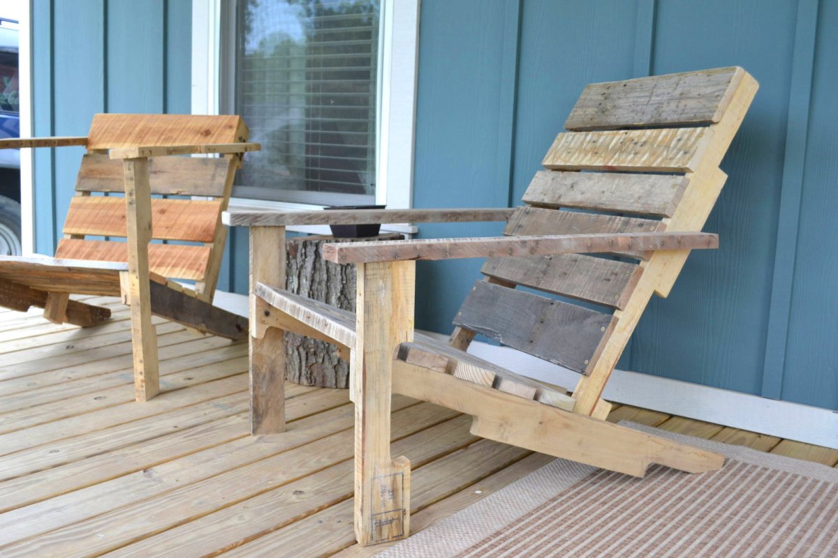 Адирондак из паллет
