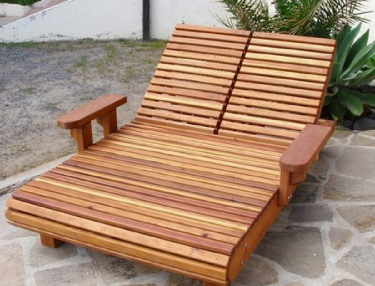 Шезлонг для дачи из дерева