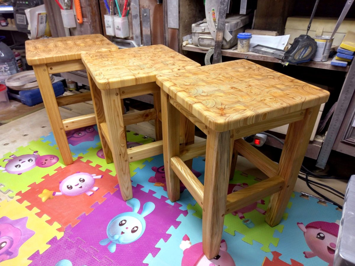 Складной детский стол из дерева