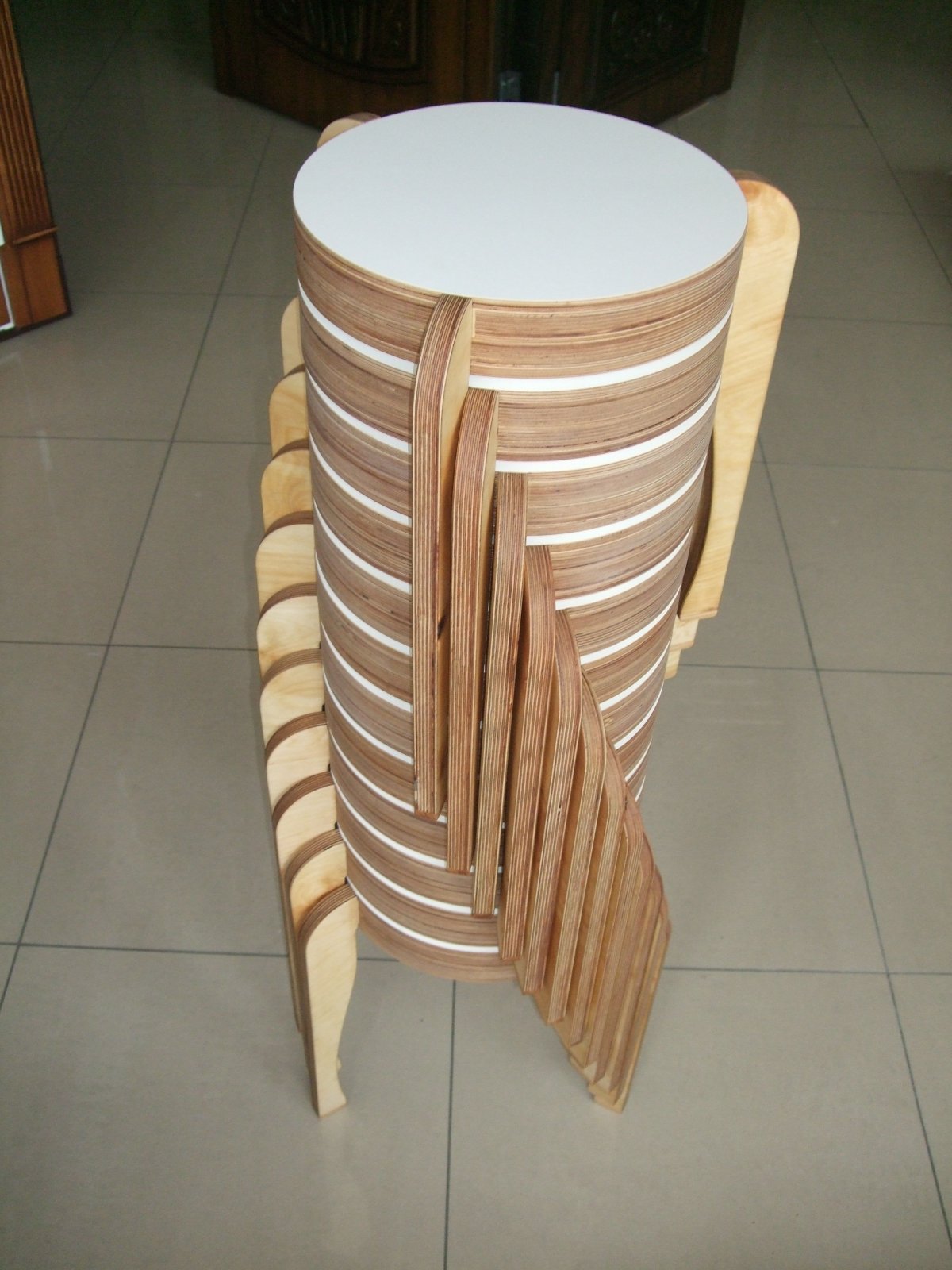 Круглый табурет из фанеры