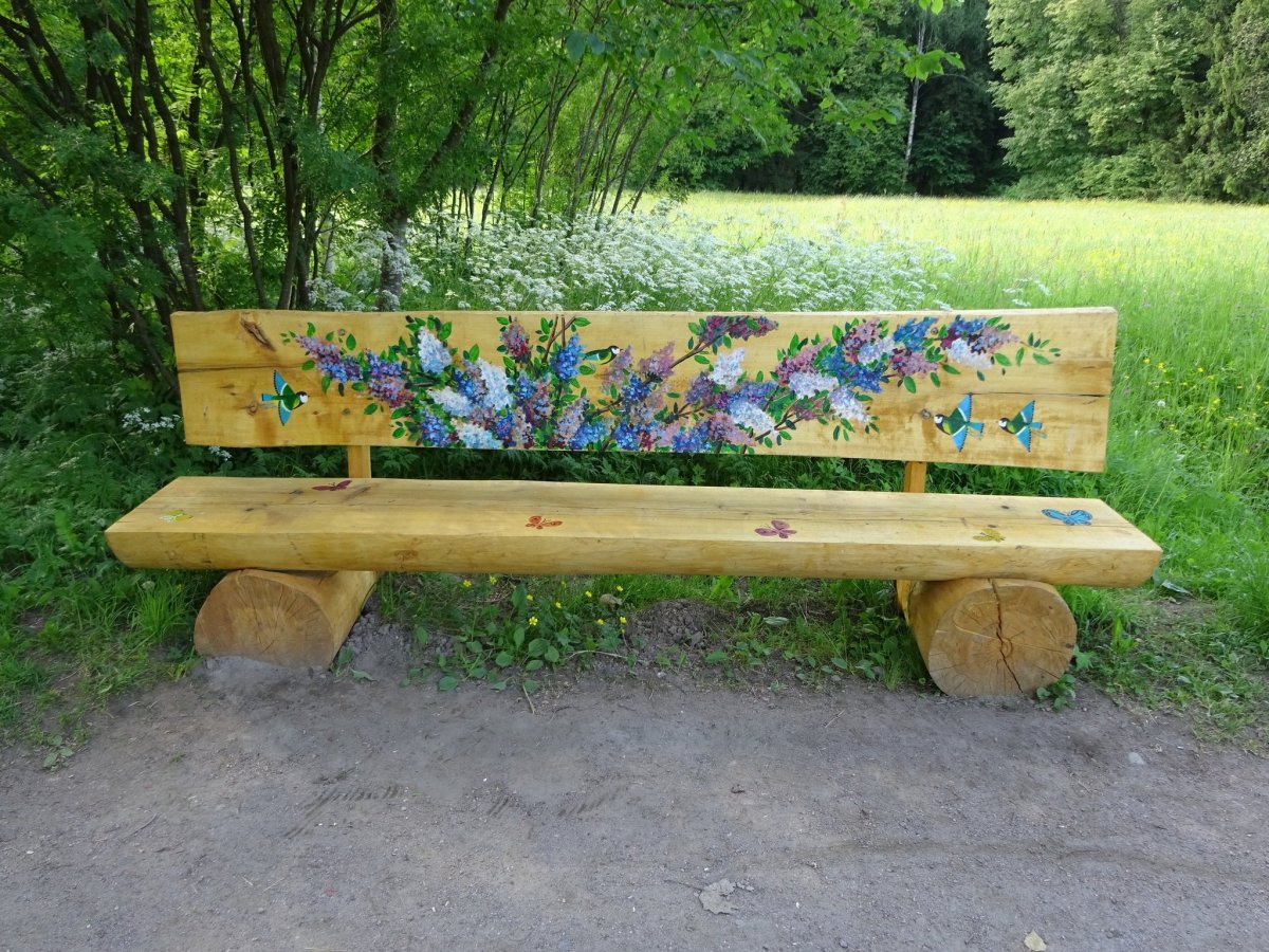 Красивые деревянные лавочки